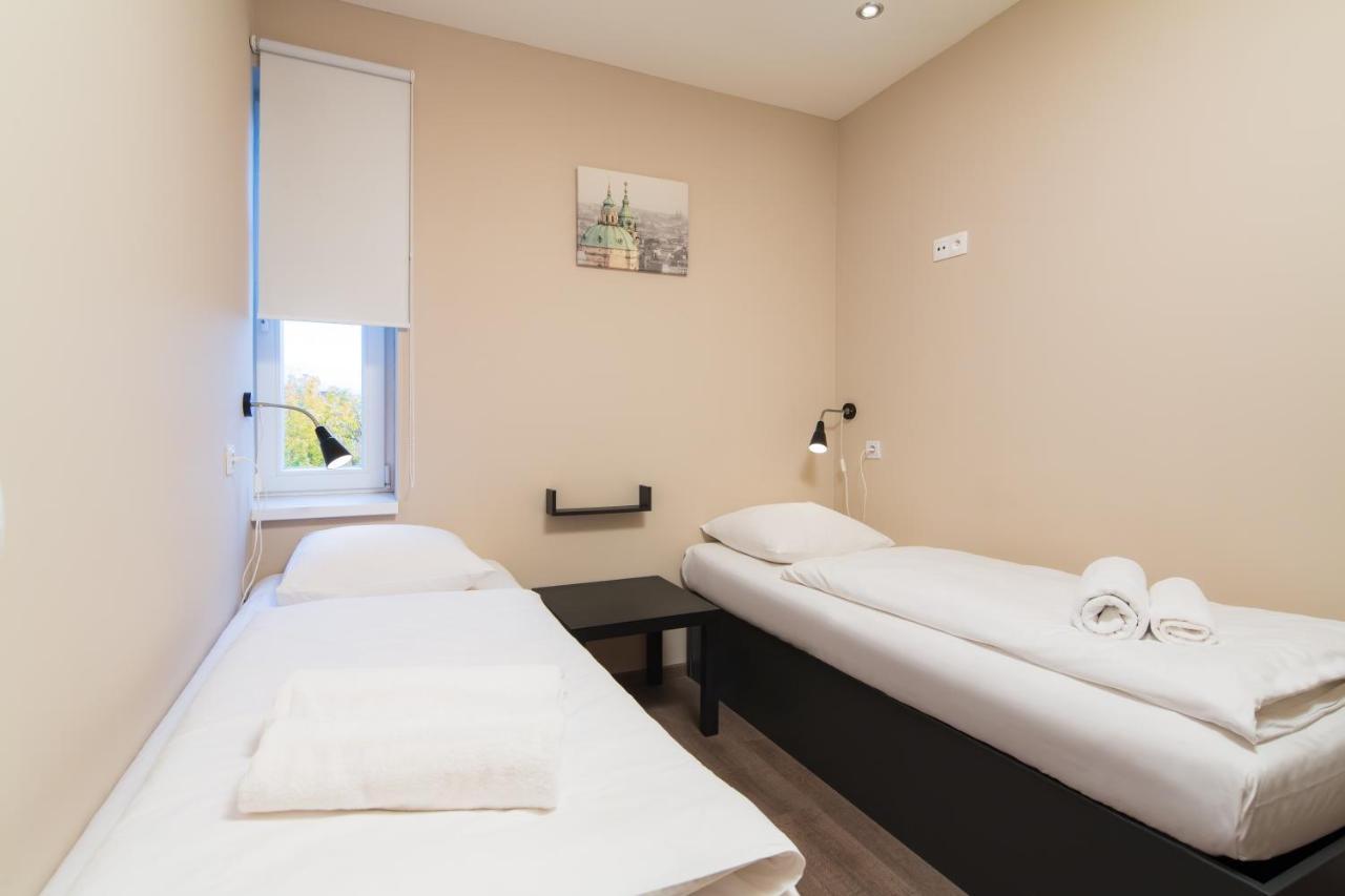 Kleines Zweibettzimmer